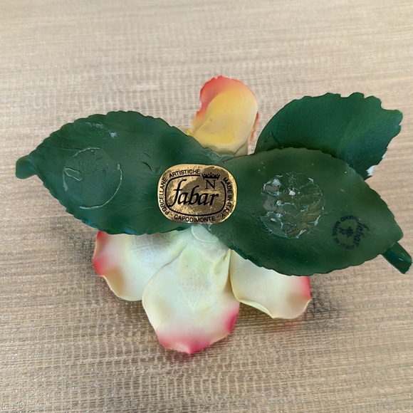 Vintage Capodimonte Porcelain yellow Rose with a bud - Picture 5 of 6